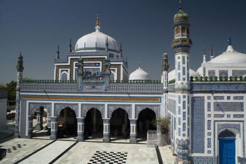 Tomb-of-Shah-Abdul-Latif-Bhitai-pakistan